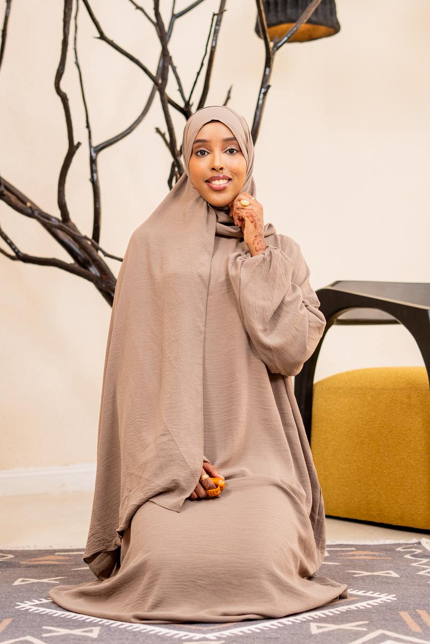 Prayer gown in beige